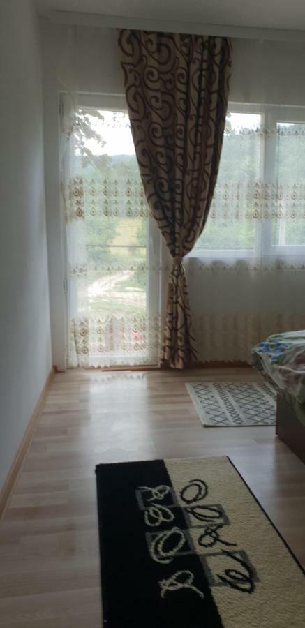 Casa De Vacanta Emd Ieşelniţa Exterior foto